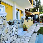 Kapases Studios & Apartments